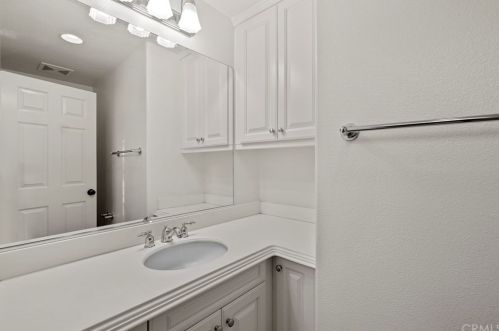 120 Liberty St, Tustin CA  92782-6515 exterior