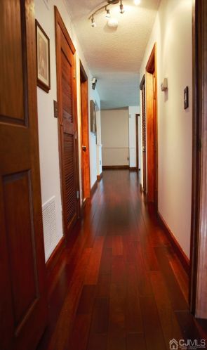 456 Northam Dr, New Brunswick NJ  08902-4242 exterior