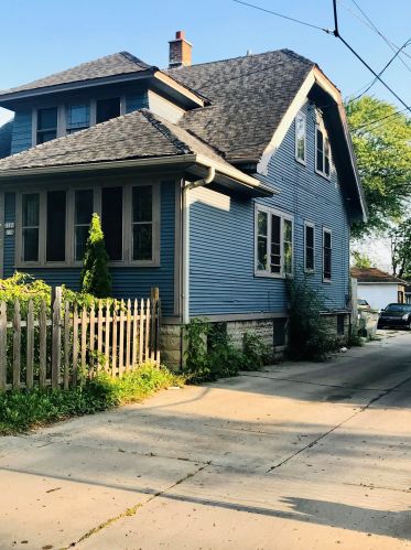 238 Townsend St, Milwaukee, WI 53212-1581