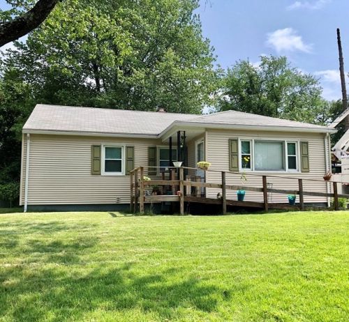 25 Fairhaven Dr, Springfield, MA 01151-1318