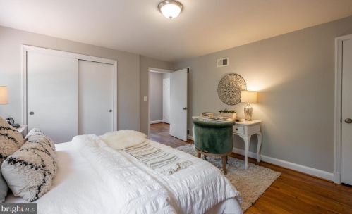 303 Raymond Ave, Alexandria VA 22301-1038 exterior