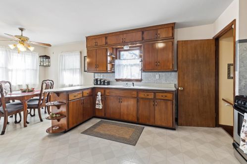 1019 109, Milwaukee WI 53214-2308 exterior