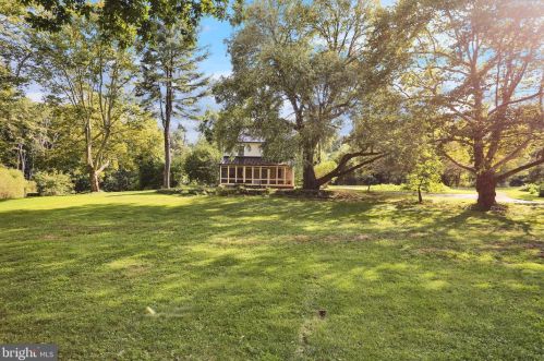 886 Vaughn Rd, Pottstown PA exterior