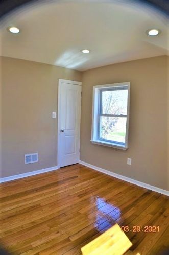 9918 Bensley Ave, Chicago IL 60617-6129 exterior