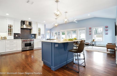 30 Cardinal Rd, Middletown NJ 07748-3262 exterior