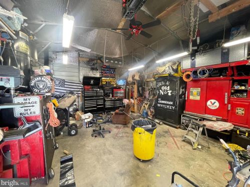 10 Bunting Brg Rd, Cookstown NJ 08511-1101 exterior