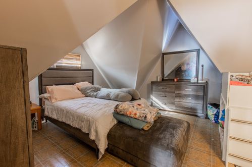 6343 Tripp Ave, Chicago IL 60646-4524 exterior