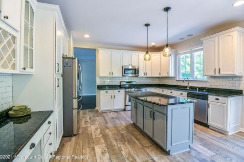 5 Markus Ct, Jackson Twp NJ  08527-2886 exterior