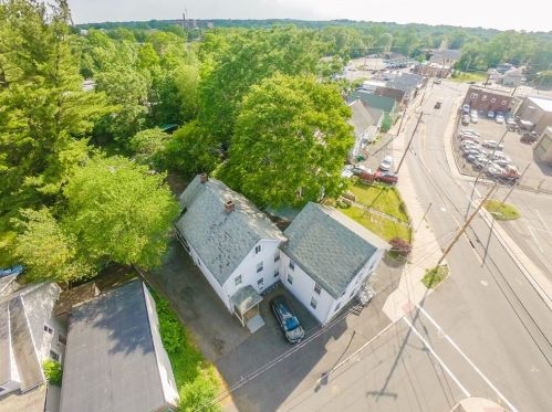 4 Taylor St, Chicopee, MA 01020-2731