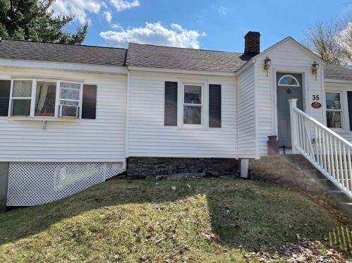 35 Carter Rd, Worcester MA 01609-1038 exterior