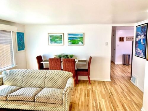 8532 Houston Ave, Chicago IL 60617-2543 exterior