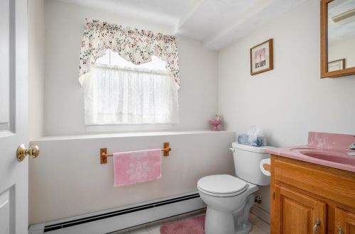 19 Virginia Ave, Woonsocket RI 02895-5630 exterior