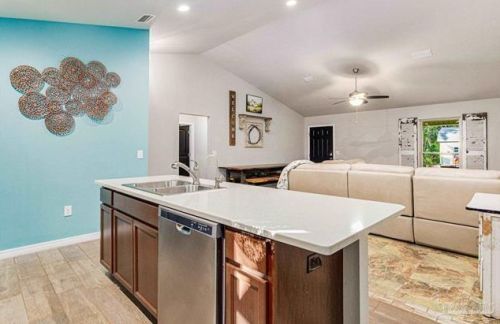 3906 Jarrett St, Milton FL  32571-2426 exterior