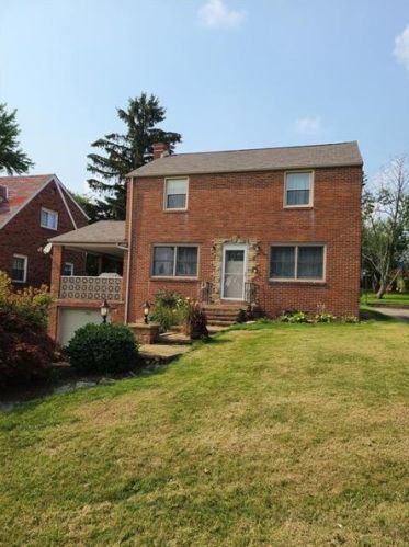 705 Lafferty Dr, Pittsburgh, PA 15227-3806