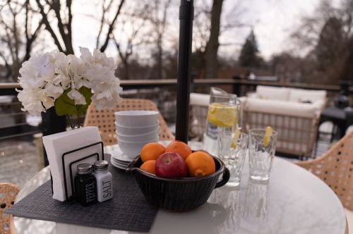 5532 Forbes Ave, Pittsburgh PA  15217-1126 exterior