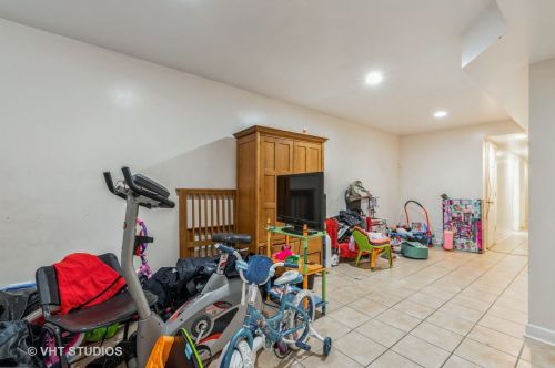 442 Monticello Ave, Chicago IL 60651-2228 exterior