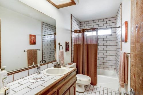 38200 De Portola Rd, Temecula CA 92592-8968 exterior