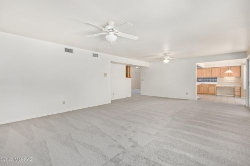 8040 Prickly Poppy Dr, Tucson AZ  85715-4350 exterior