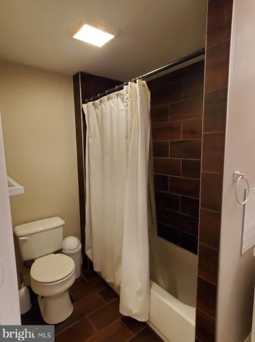 1515 Lawrence St, Philadelphia PA  19122-3720 exterior