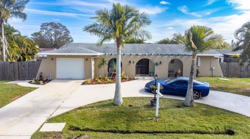 765 Byron St, Fort Pierce FL 34983-1921 exterior