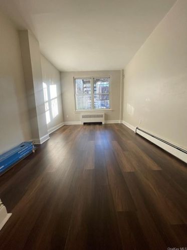 1136 214th St, Bronx NY  10469-2412 exterior