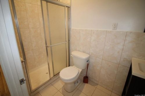 2029 Daly Ave, Bronx NY 10460-2834 exterior