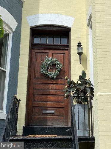 1226 29th St, Washington DC  20007-3331 exterior