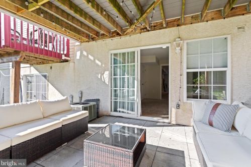 15 Linda Ln, Chester PA 19014-1870 exterior