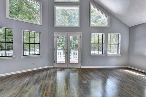 689 Lake Dr, Lithonia GA  30039-6683 exterior