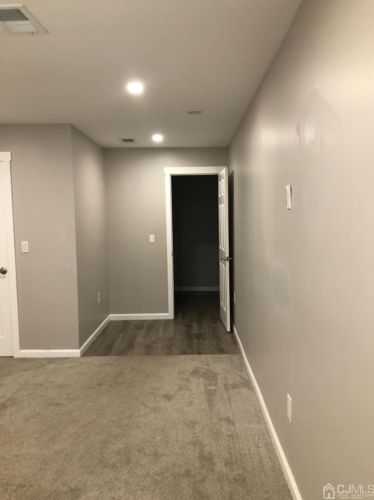 326 College Dr, Edison NJ 08817-5955 exterior