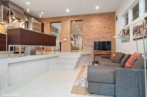 1734 Wolcott Ave, Chicago IL 60622-1385 exterior