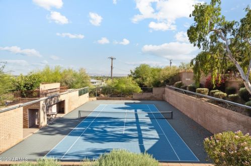 10401 Central Ave, Phoenix AZ 85020-1053 exterior