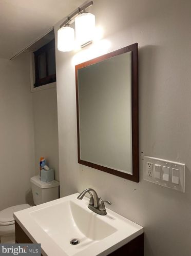 307 Dale Dr, Silver Spring MD  20910-5525 exterior