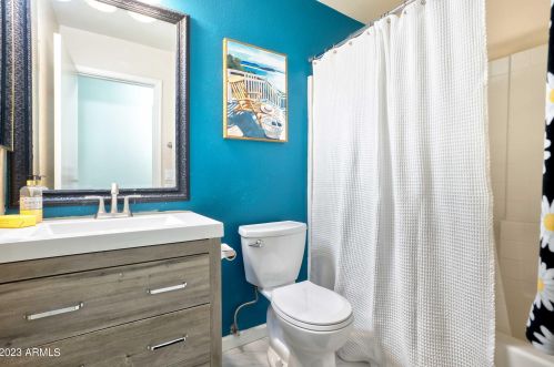 1963 Bluefield Ave, Phoenix AZ  85022-1350 exterior