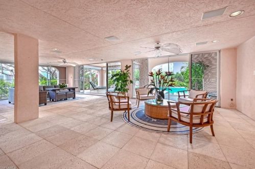 30 Casa Mar Ln, Naples FL 34103-3685 exterior