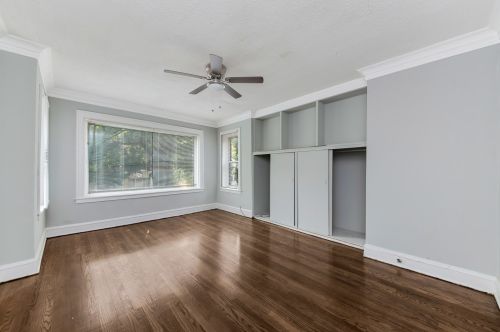 7918 Essex Ave, Chicago, IL 60617-1212