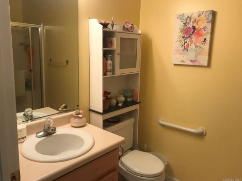 106 Crystal Hl Ln, Poughkeepsie NY 12603-6981 exterior