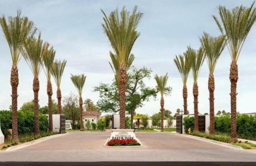 3934 Crittenden Ln, Phoenix, AZ 85018