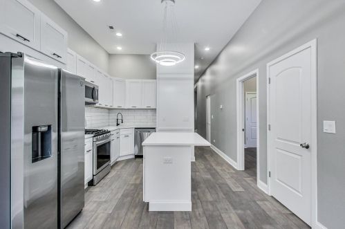 2718 Monroe St, Chicago IL 60624-2661 exterior