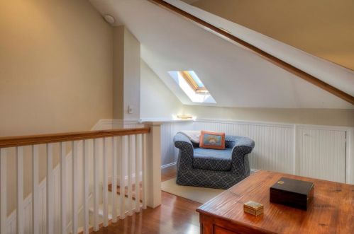 262 Gibbs Ave, Middletown RI 02840-2239 exterior