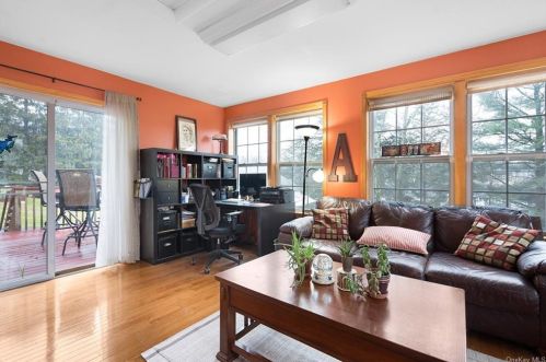 64 Phillips St, Middletown NY 10940-3303 exterior