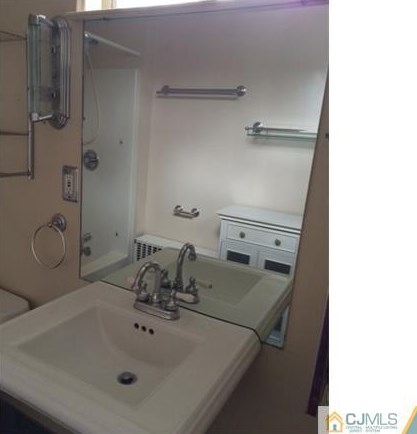 211 11th Ave, New Brunswick NJ 08904-3231 exterior