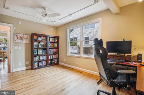 2417 Davis Ave, Alexandria VA  22302-3209 exterior