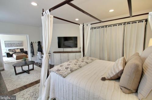 405 Great Falls Rd, Rockville MD  20850-2883 exterior