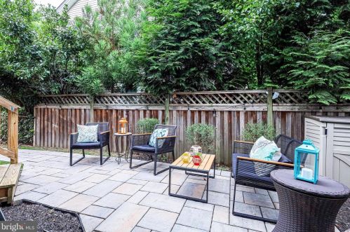 300 Mount Vernon Ave, Alexandria VA  22301-2232 exterior