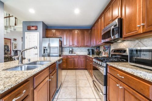 564 Burning Oak, Frisco TX 75034-8830 exterior