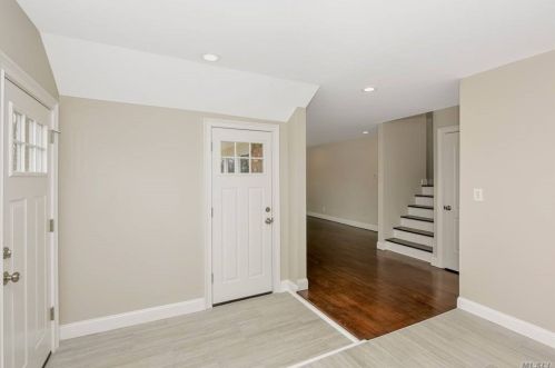 37 Astor Ct, Commack NY 11725-3723 exterior