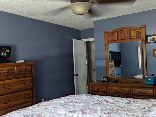 247 Hackmatack St, Manchester CT 06040-6512 exterior