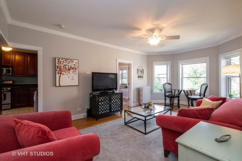 536 Cornelia Ave, Chicago, IL 12200-2742