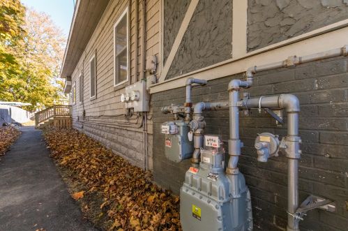 1435 Forest Ave, Portland ME 04103-3385 exterior